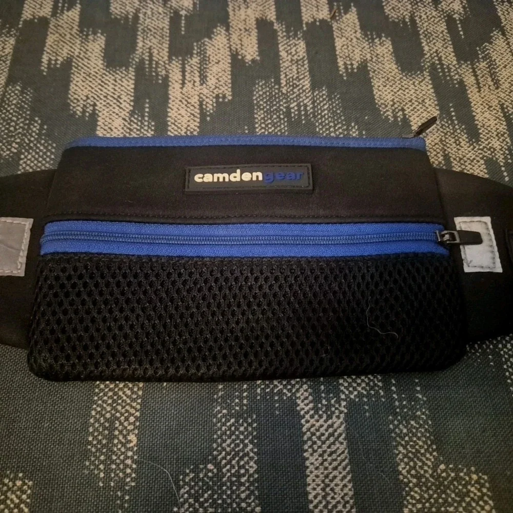 Running Belt For Phone, Running Fanny Pack, Black, Travel Hiking by‎ Camden Gear